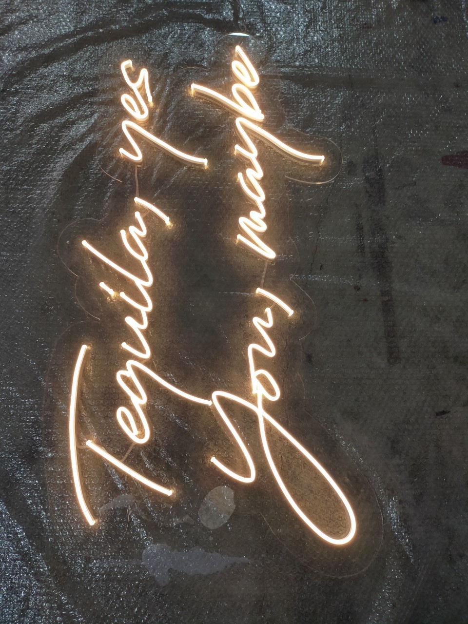 ไฟนีออน เฟค