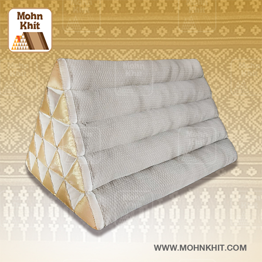 หมอนสามเหลี่ยม15ช่องเดี่ยวสีเบจงานดีไซด์ 60cmx38cmx38cm// Thai Tri-angle Cotton kapok 100%Traditional Floor Cushions .