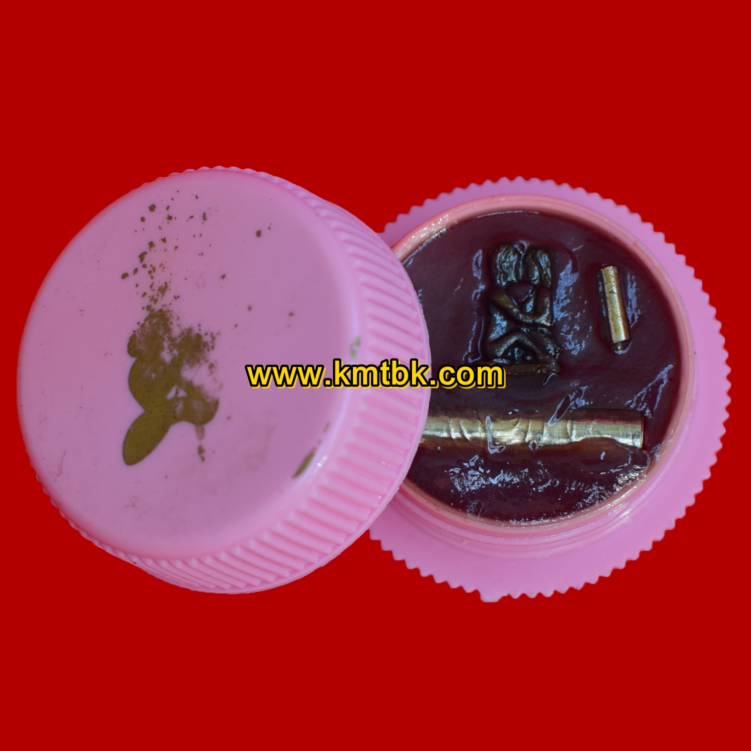 สีผึ้ง เสน่ห์ยาแฝด มหาละลวย หลวงพ่อกอย วัดเขาดินใต้ จ.บุรีรัมย์ ตลับเล็ก ปี2557 ของแท้จากวัด