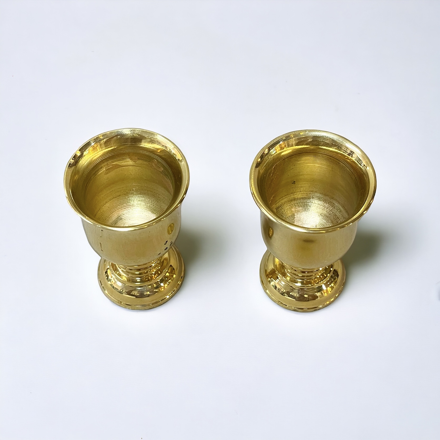 เชิงเทียนทองเหลือง ใหญ่