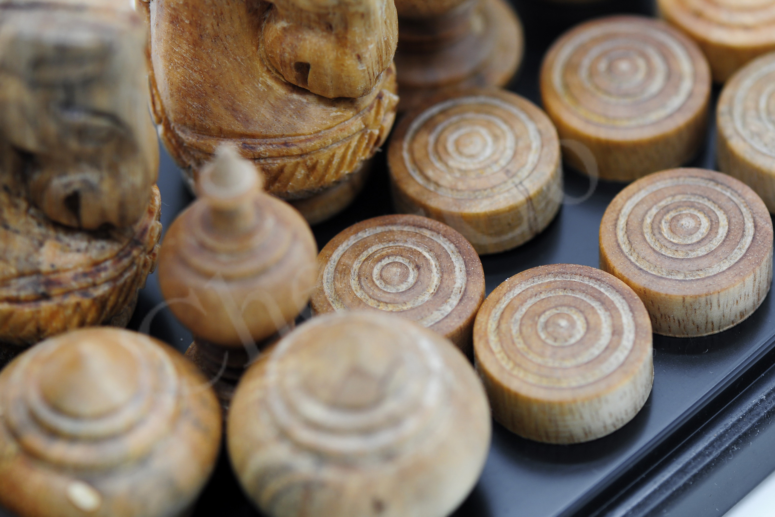 หมากรุกไทยไม้เนื้อแข็งรุ่นมาตรฐาน แบบ3