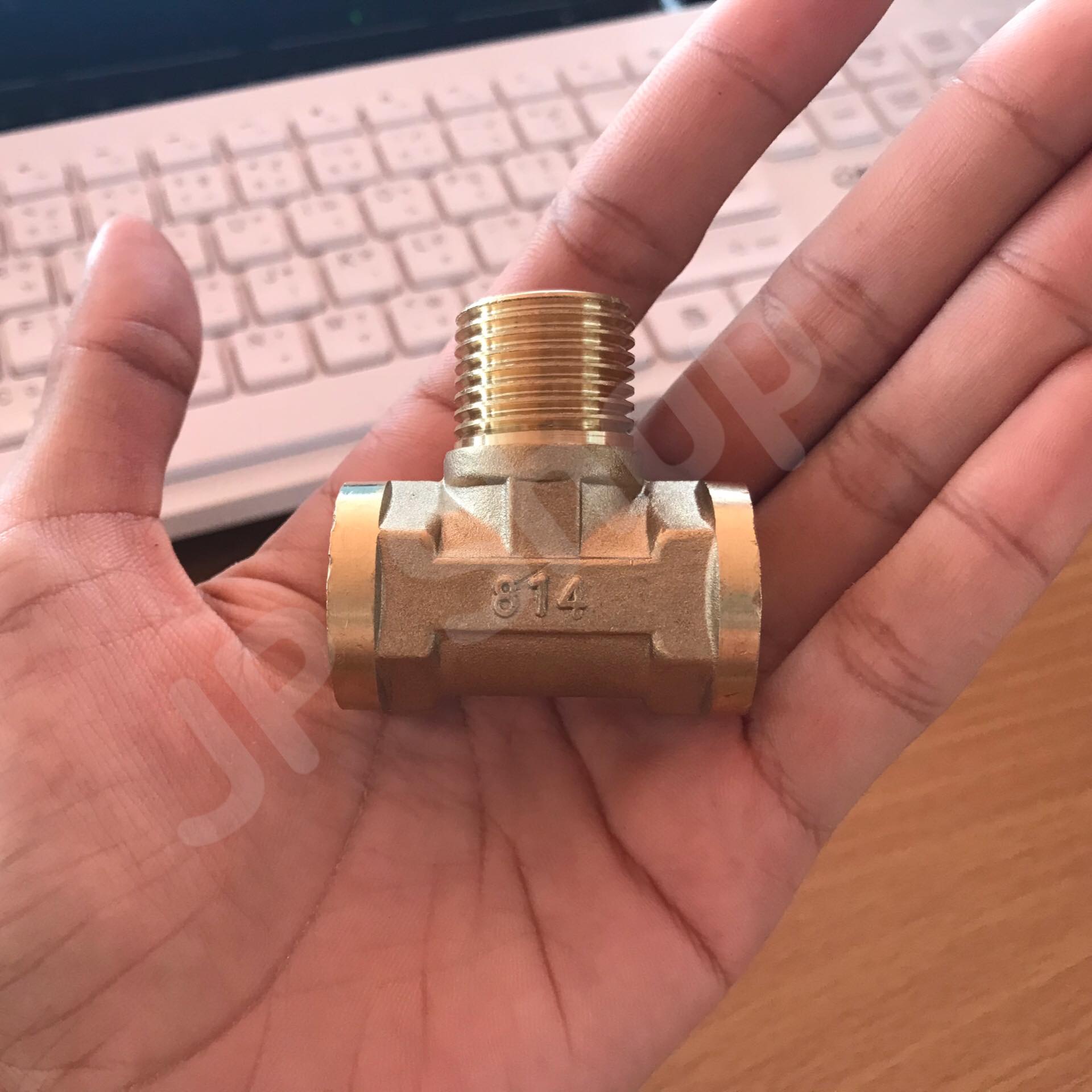 ข้อต่อทองเหลือง สามทางขนาด 4 หุน เกลียวใน 2 เกลียวนอก 1 ข้อต่อ ทองเหลือง สามทาง เกลียวนอก-ใน-ใน #1054