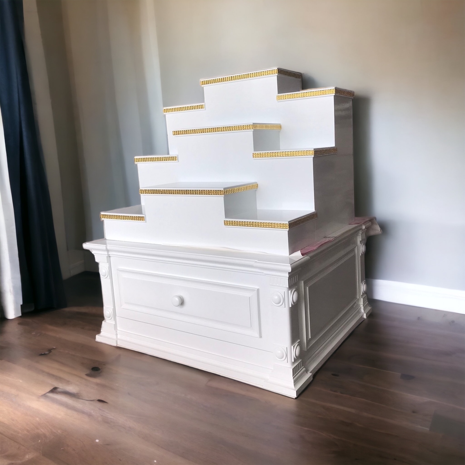 ตู้พระแบบเตี้ย 7x8 ขั้นบันได 9 ขั้น พิกุลขาว