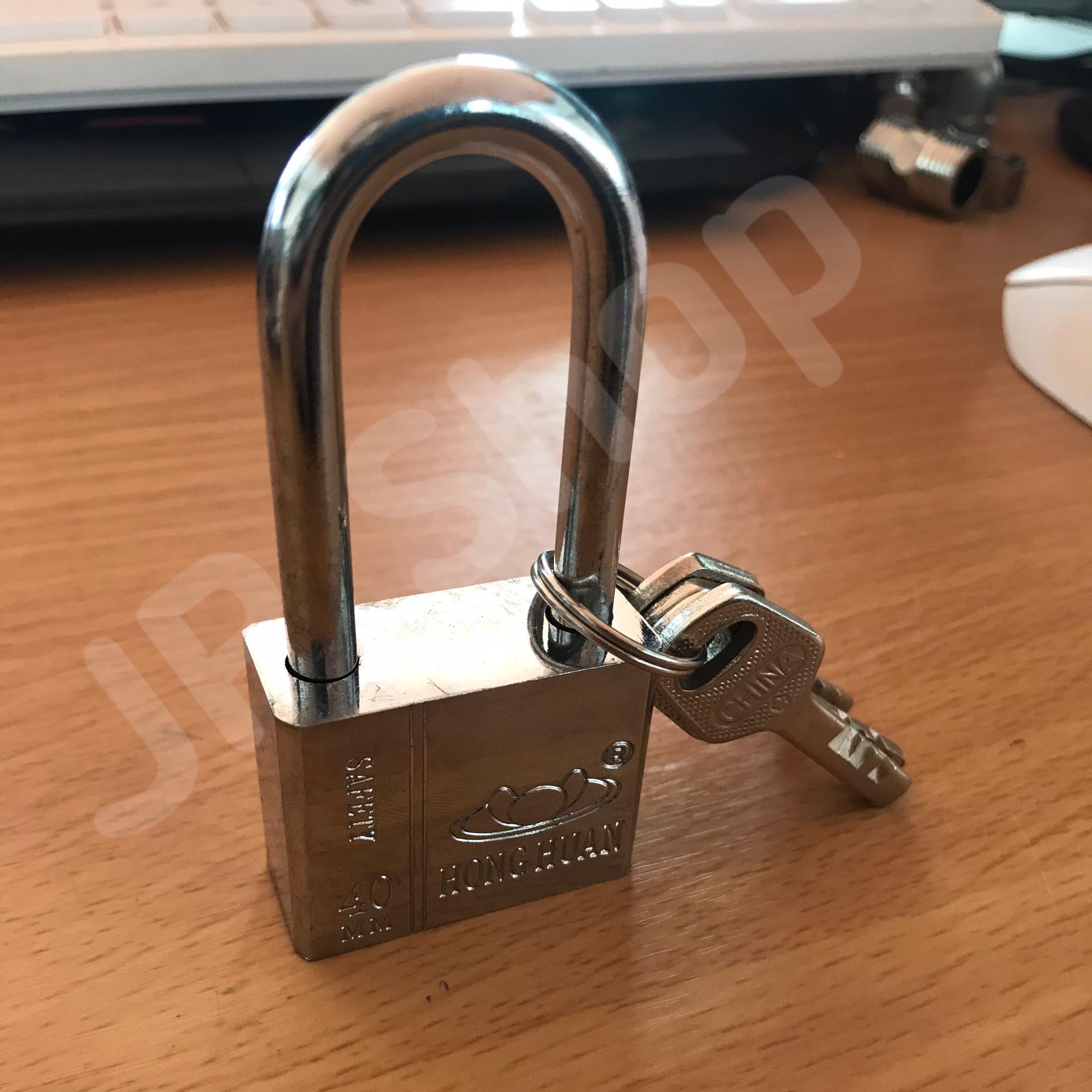 กุญแจล็อคบ้าน ล็อคครัว ล็อคอเนประสงค์ 40 มม. ล็อคแน่นหนา คงทน ราคาถูก สนใจสั่งซื้อได้เลย ห่วงยาว #697134232124