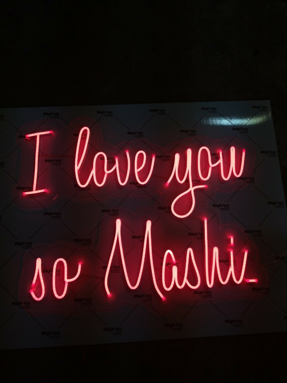 งานป้ายไฟนีออนดัดLED แสงสีแดง อะคริลิคใสรองหลัง