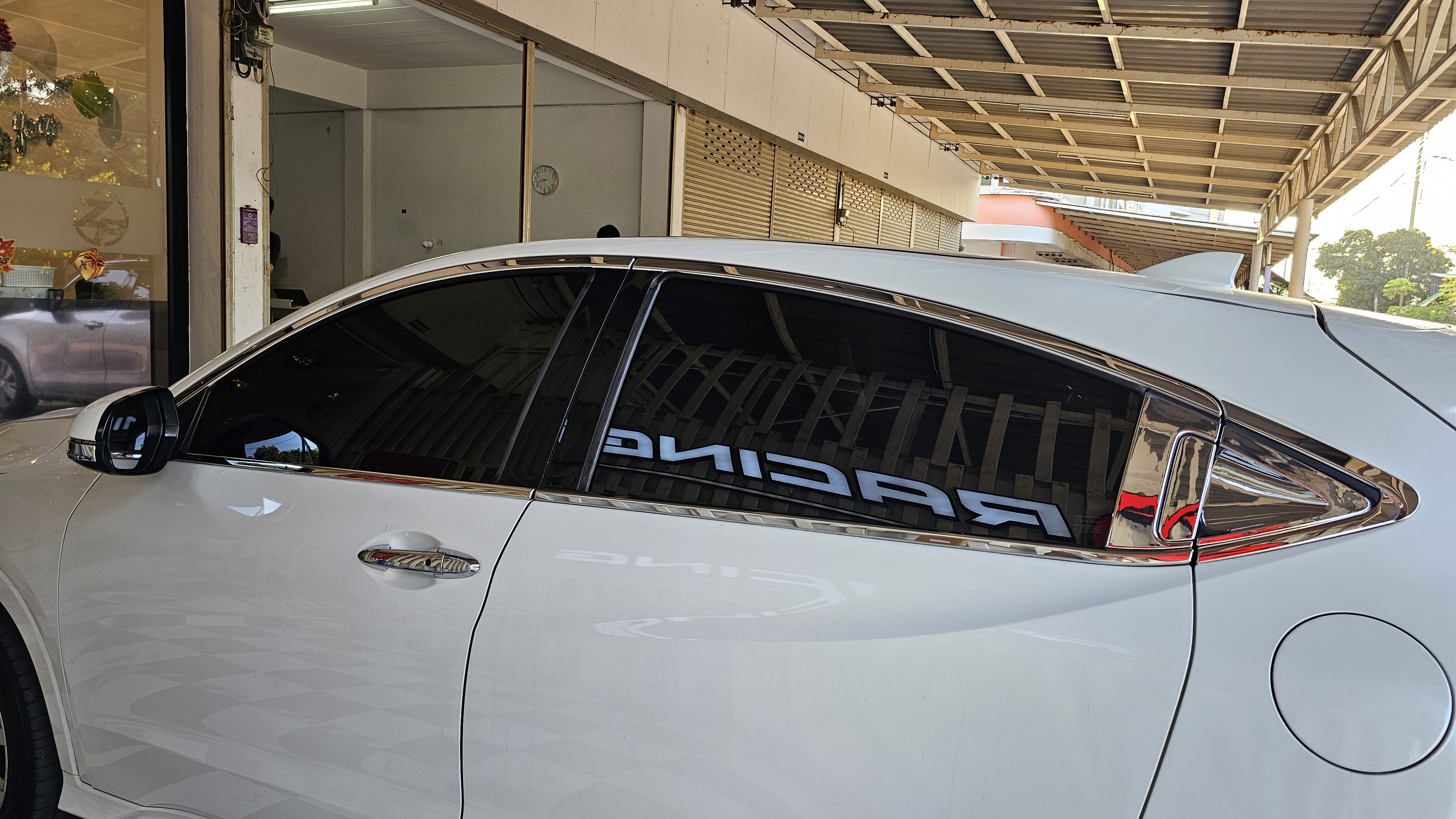 คิ้วกระจก Stainless 10 ชิ้น HR-V 2014-2021