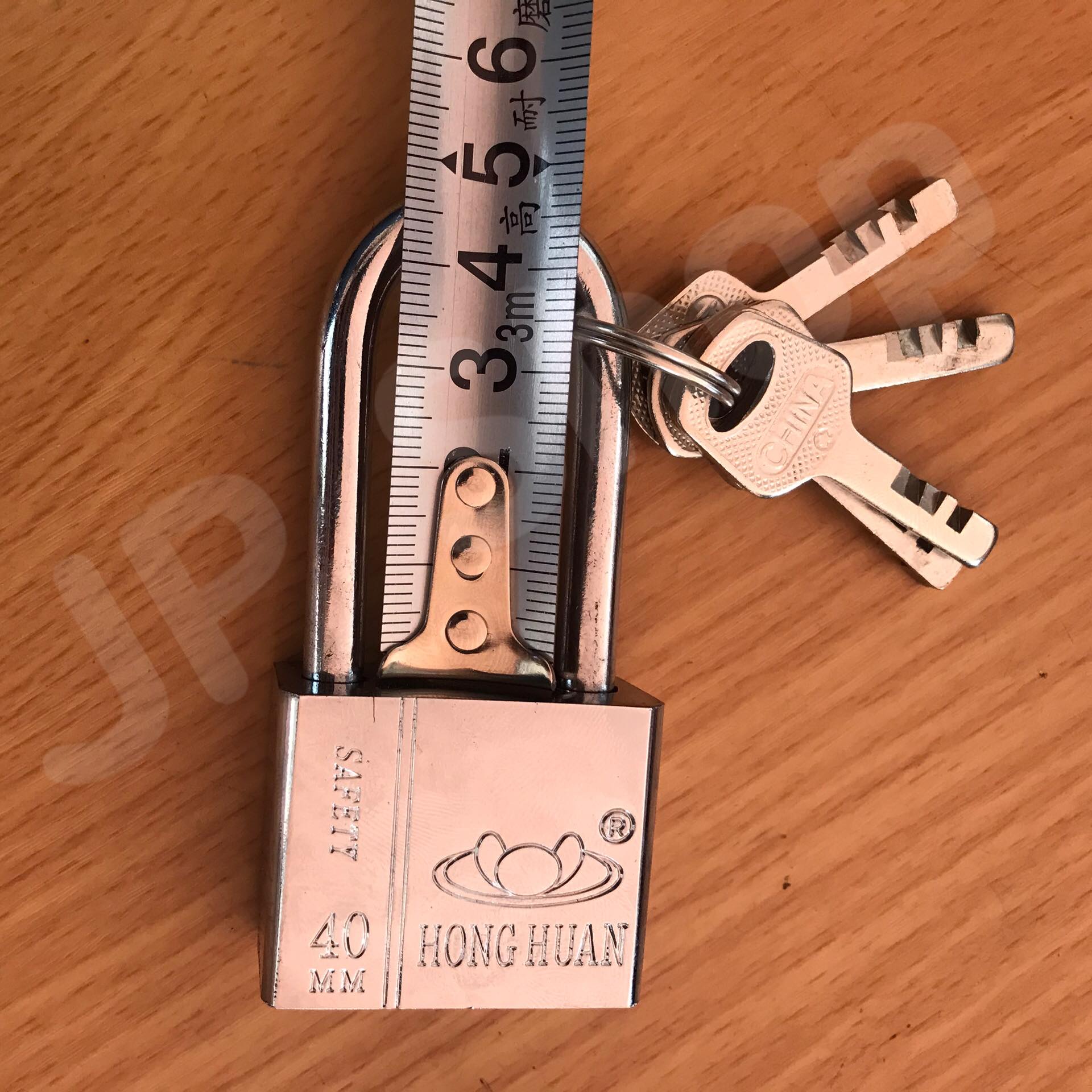 กุญแจล็อคบ้าน ล็อคครัว ล็อคอเนประสงค์ 40 มม. ล็อคแน่นหนา คงทน ราคาถูก สนใจสั่งซื้อได้เลย ห่วงยาว #697134232124