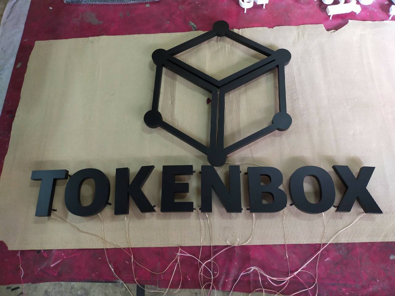 งานป้ายไฟออกหลัง - TOKEN BOX