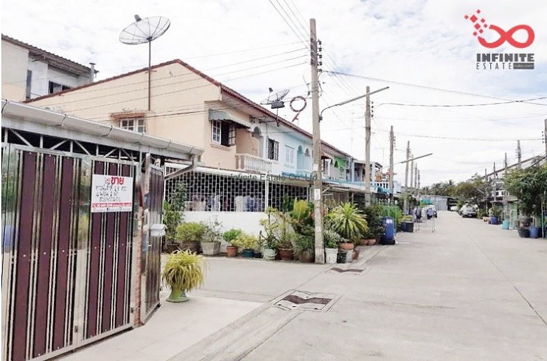 ขายทาวน์เฮ้าส์ หลังมุม ม.วีรวัฒน์ ถ.เพชรเกษม 94 แขวงบางแคเหนือ เขตบางแค กรุงเทพ ใกล้รถไฟฟ้า / พื้นที่ 2 ฃั้น 28 ตารางวก