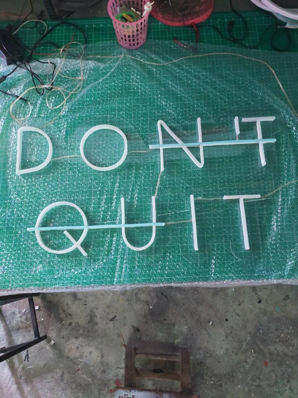 ป้ายไฟนีออนดัด อะคริลิคใสรองหลัง 3มิล