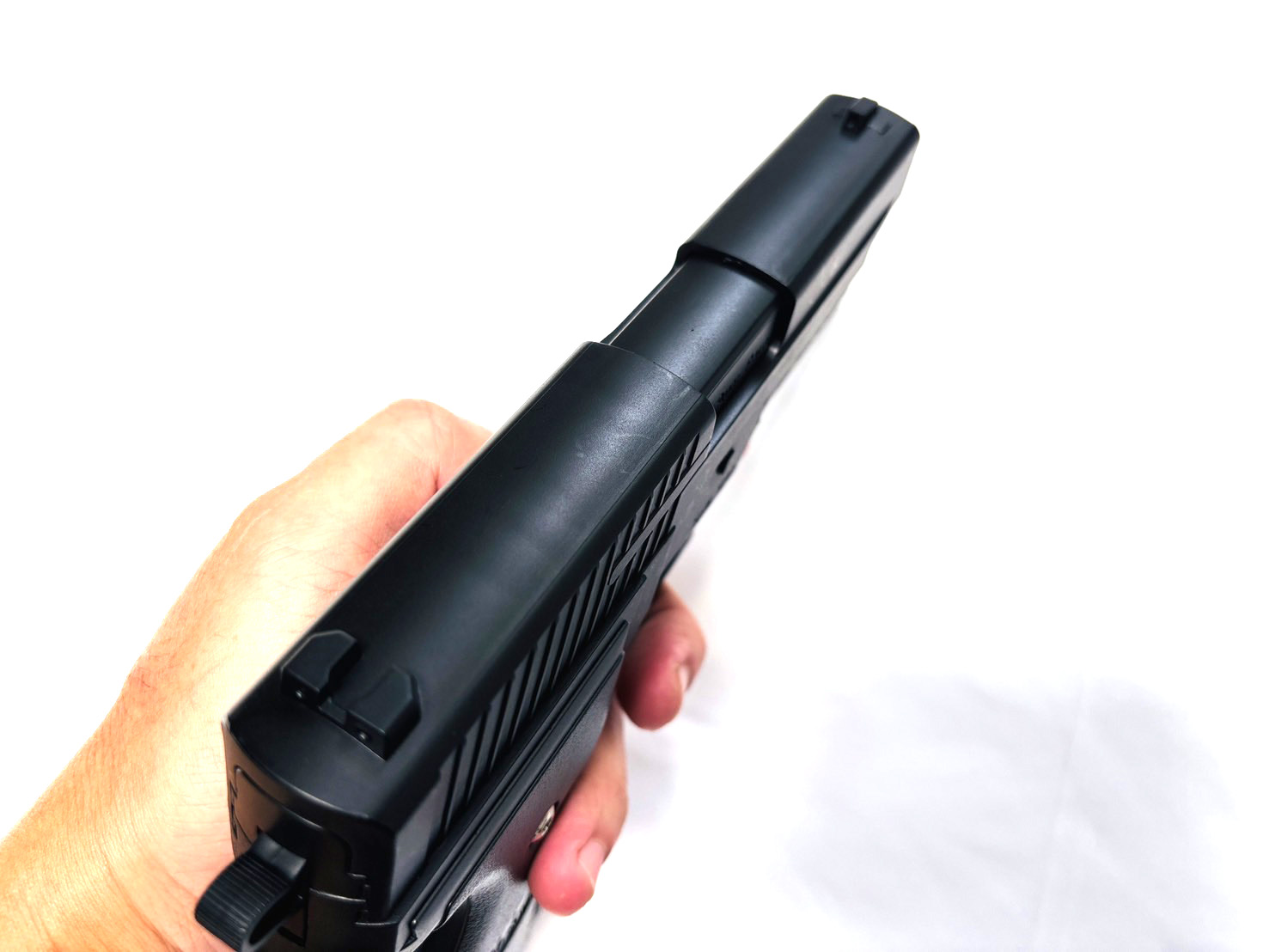 ปืนอัดลมสั้น รุ่น P226 ระบบชักยิงทีละนัด