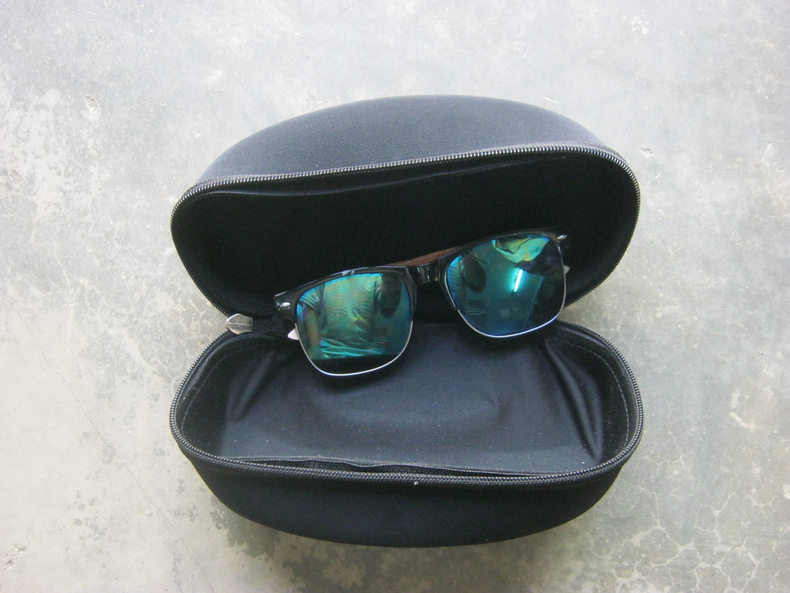 กระเป๋าใส่แว่น EXR