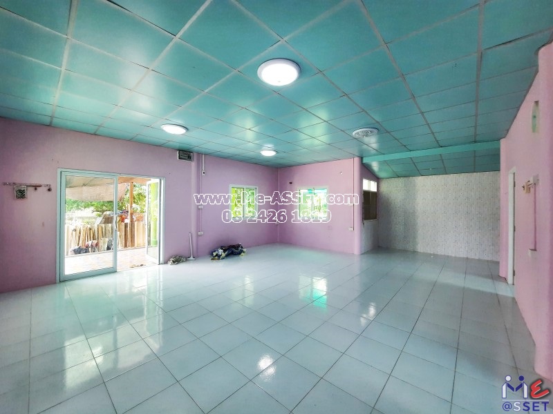 ขายที่ดินพร้อมสิ่งปลูกสร้าง บ้านชั้นเดียว ย่าน พุทธมณฑลสาย 4, ทวีวัฒนา อักษะ : ศาลายา ซอย 17 ใกล้ร้านก๊วยเตี๋ยวนายเงี๊ยบ : 134 ตารางวา