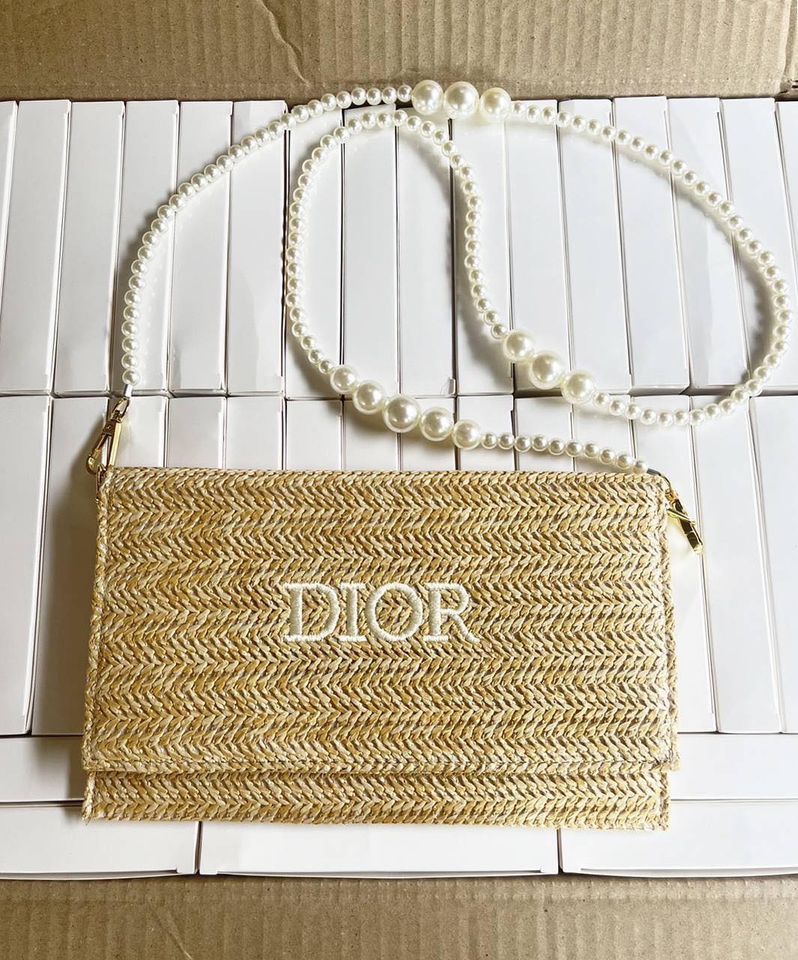 Dior Pouch Summer Collection (กระเป๋า+กล่อง+สายไข่มุก DIY ให้แล้ว) ของแท้