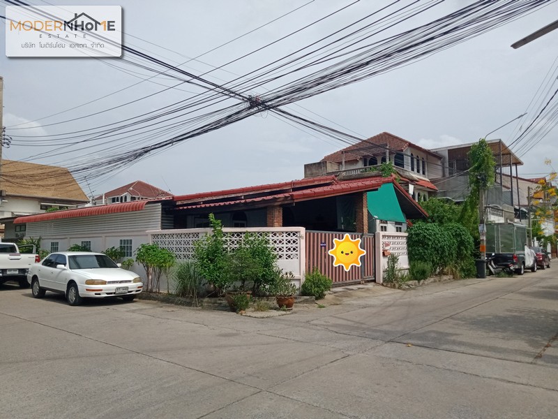 MH66022 บ้านเดี่ยว 1 ชั้น 61 ตารางวา หมู่บ้าน ปั้นทอง 3 ลาดปลาเค้า 76 แยก 3 หลังมุม ขายถูก