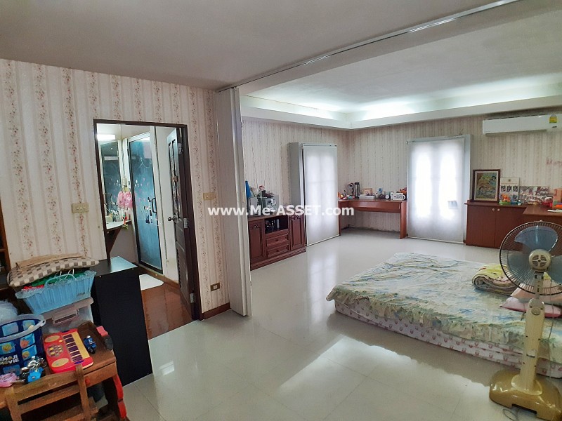 ขายบ้านเดี่ยว ม.ศรีนครพัฒนา ถ.นวมินทร์ 24 แขวงคลองกุ่ม เขตบึงกุ่ม กรุงเทพ / พื้นที่ 3 ชั้น 99 ตารางวา