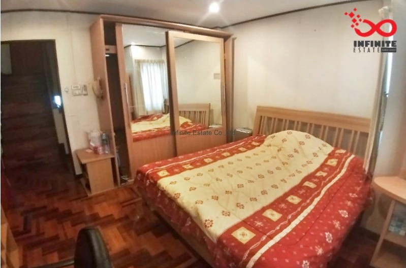 ขายทาวน์โฮม 3 ชั้น 18 ตรว ม.พรบดินทร ถ.นวมินทร์ 157 เขตบึงกุ่ม กรุงเทพฯ / การเดินทางสะดวกสามารถเข้า-ออกได้หลายเส้นทาง อาทิ ซอยนวลจันทร์ 36, 56, 157