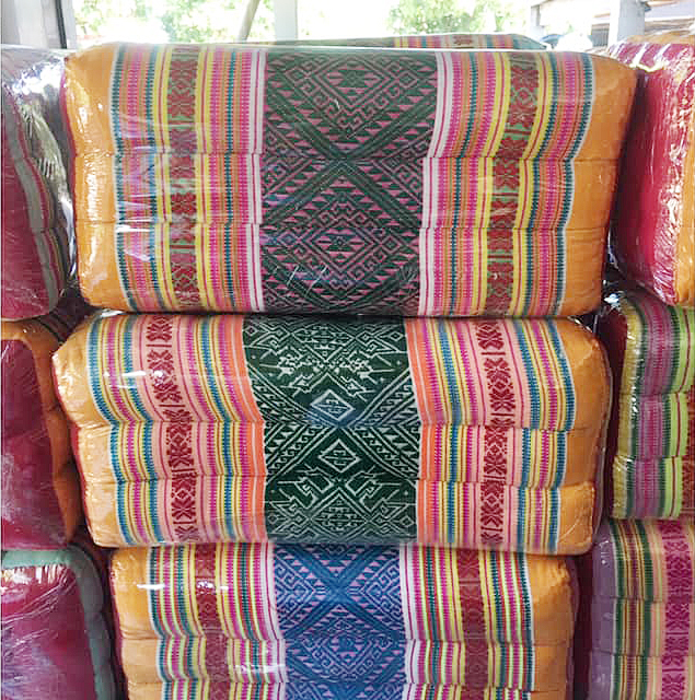 หมอนขิดเก้าลูกโบราณ 3 ลูก ขนาด 38x20 Cm //Ancient Pillow large 9 rows 38x20cm kapok 100%Traditional Floor Cushion.