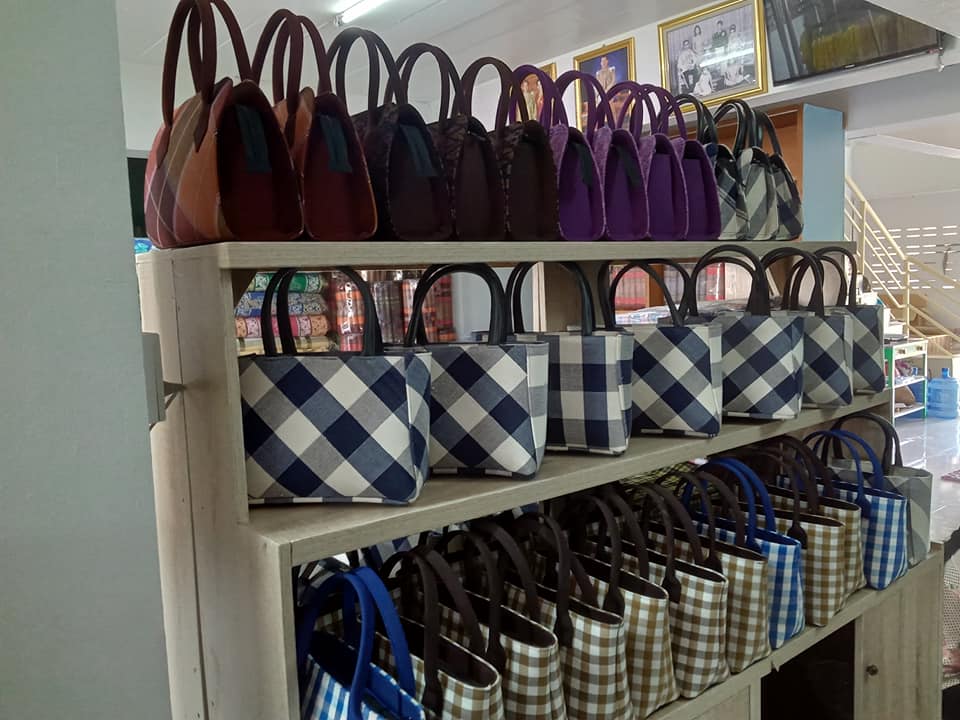 กระเป๋าผ้าทอลายพระราชทาน กระเป๋าถือ กระเป๋าหิ้ว 11x27x16 Cm//Khit Bag, Tote Bag, Tote Bag