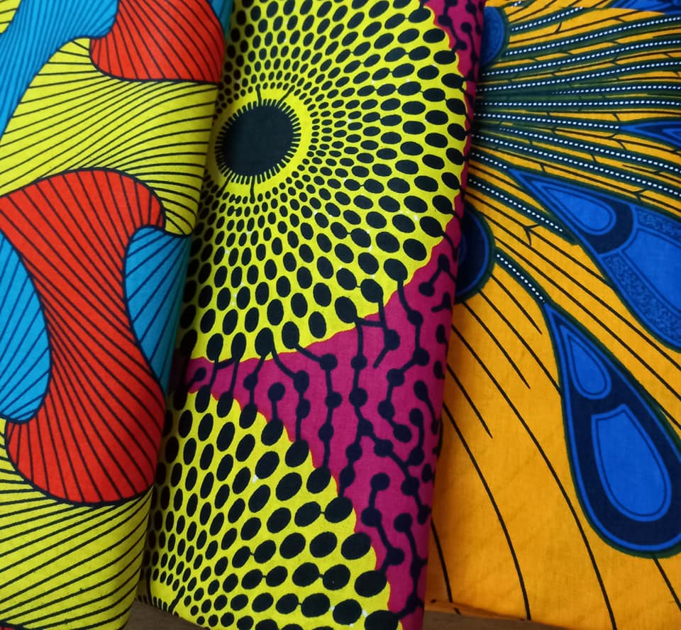 หมอนสามเหลี่ยม15 ช่องติดเบาะ1พับผ้าอังการา 50x90x36Cm //Cotton Original Real Wax Ankara Fabric Triangle Traditional Floor Cushions 15 holes with 1 part of mattress.