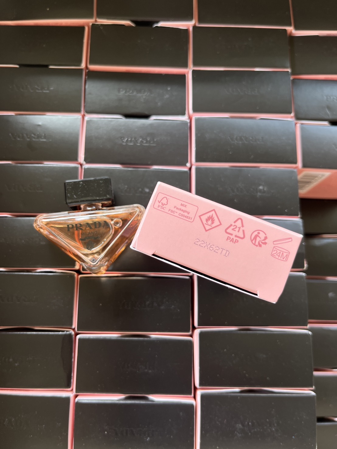 น้ำหอมขนาดทดลอง Prada Paradoxe Intense Eau de Parfum 7ml. (1ขวด)