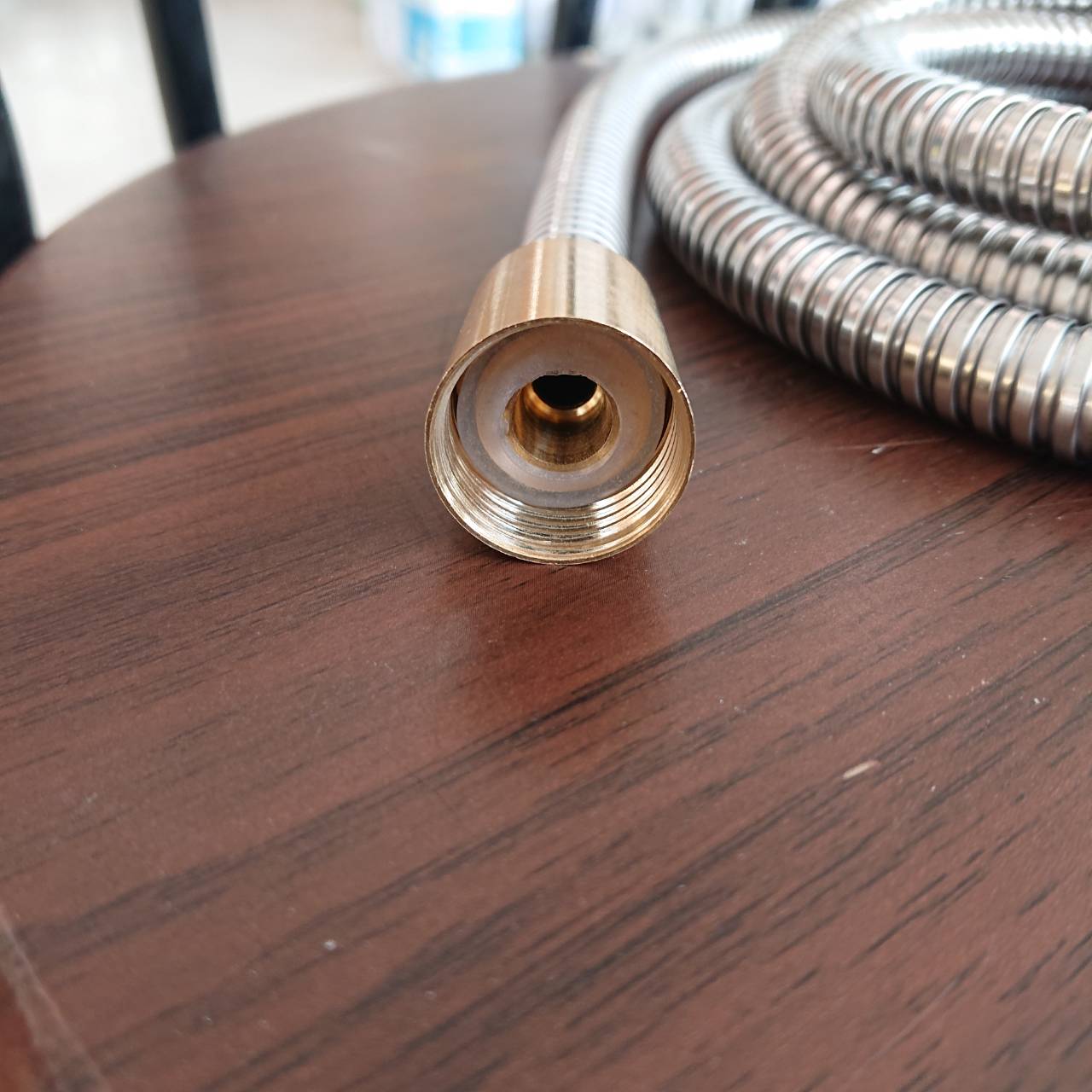 สายน้ำดี สแตนเลสหัวทองเหลืองยาว 2.00 ม. สำหรับฝักบัว ฝักชำระ เกลียวใน 4 หุน#10119 เกลียวประปาบ้านเราคะลูกค้า