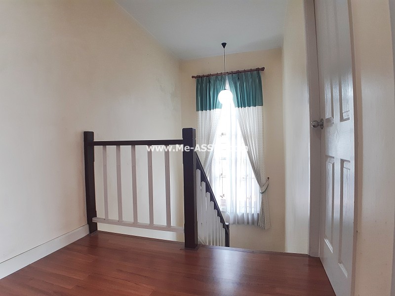 ขายบ้านแฝด ม.นลินวิลล์พลัส ถ.เคหะร่มเกล้า แขวงสะพานสูง เขตสะพานสูง กรุงเทพ / พื้นที่ 2 ชั้น 39 ตารางวา