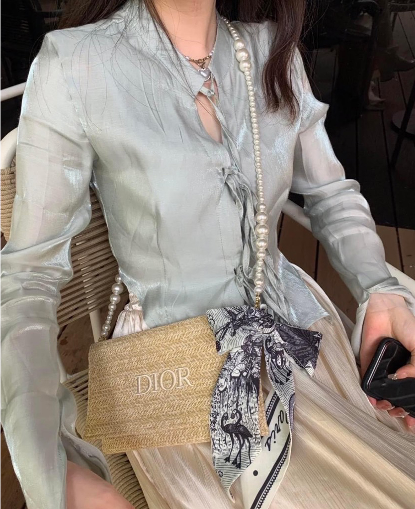 Dior Pouch Summer Collection (กระเป๋า+กล่อง+สายไข่มุก DIY ให้แล้ว) ของแท้