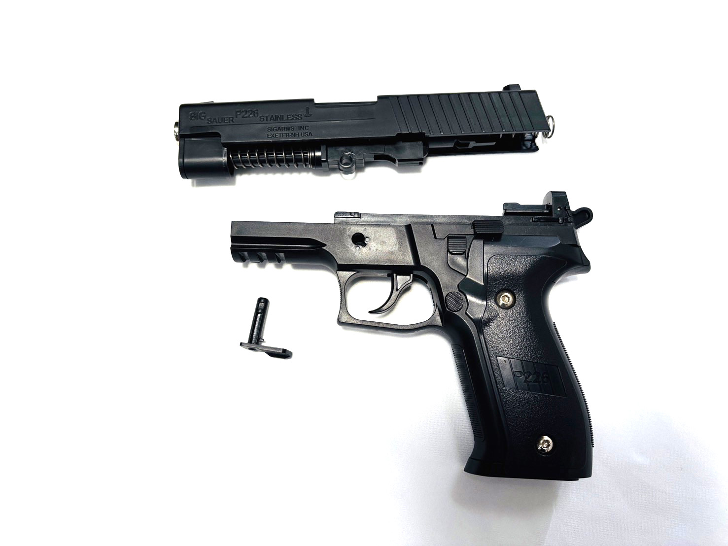 ปืนอัดลมสั้น รุ่น P226 ระบบชักยิงทีละนัด