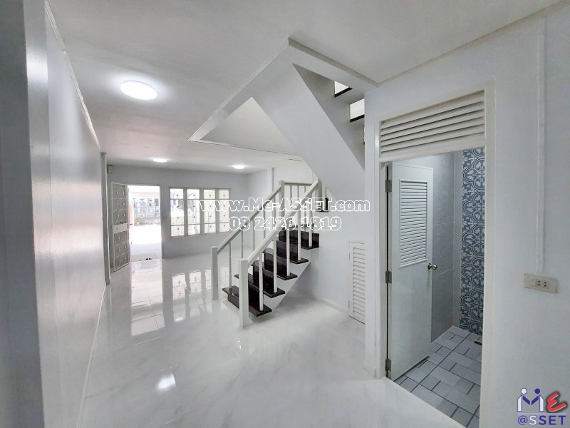 ขายทาวน์เฮ้าส์ รีโนเวทใหม่ ย่าน คูคต ลำลูกกา คลอง2 ปทุมธานี : บุศรินทร์ 2 : 2 ชั้น 21.2 ตารางวา