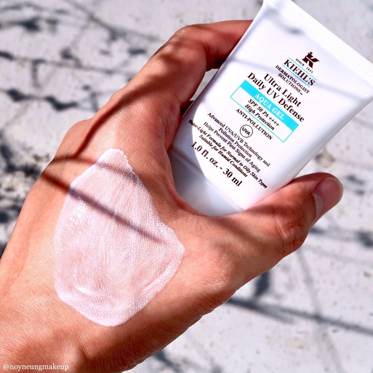 Kiehl's Ultra Light Daily UV Defense Aqua Gel SPF50 PA++++ 60ml. กันแดด สำหรับผิวธรรมดา - ผิวมัน (แถบฟ้า)