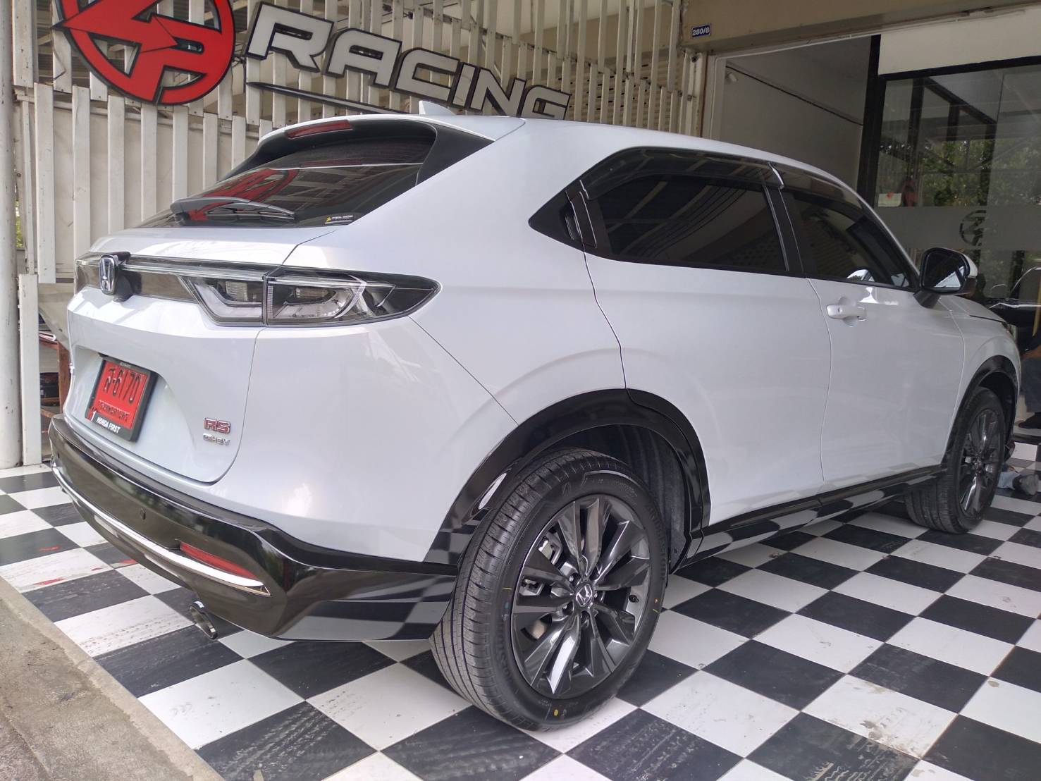 ปลายท่อ ปลอกท่อไอเสีย HR-V e:HEV คาร์บอนแท้ AKAPROVIC