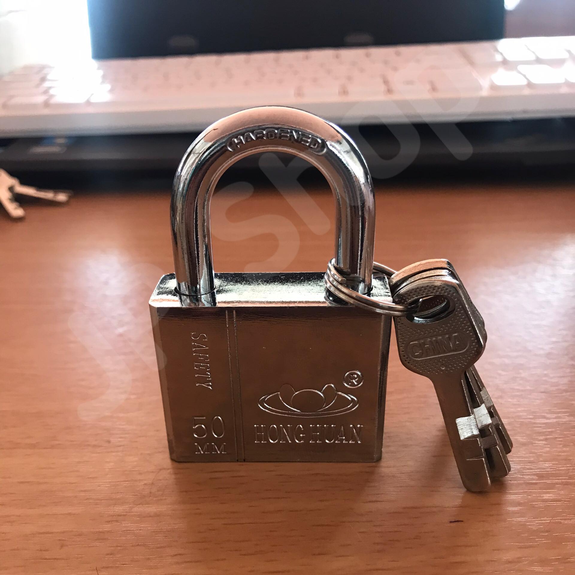 กุญแจล็อคบ้าน ล็อคครัว ล็อคอเนประสงค์ 50 มม. ล็อคแน่นหนา คงทน ราคาถูก สนใจสั่งซื้อได้เลย ห่วงสั้น #6971342321150