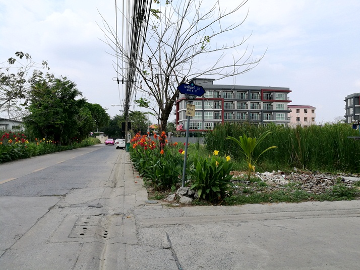 ขายที่ดินแปลงสวย 391 ตร.ว.ปากซ.นวมินทร์ 111 แยก 4-2 แปลงหัวมุม