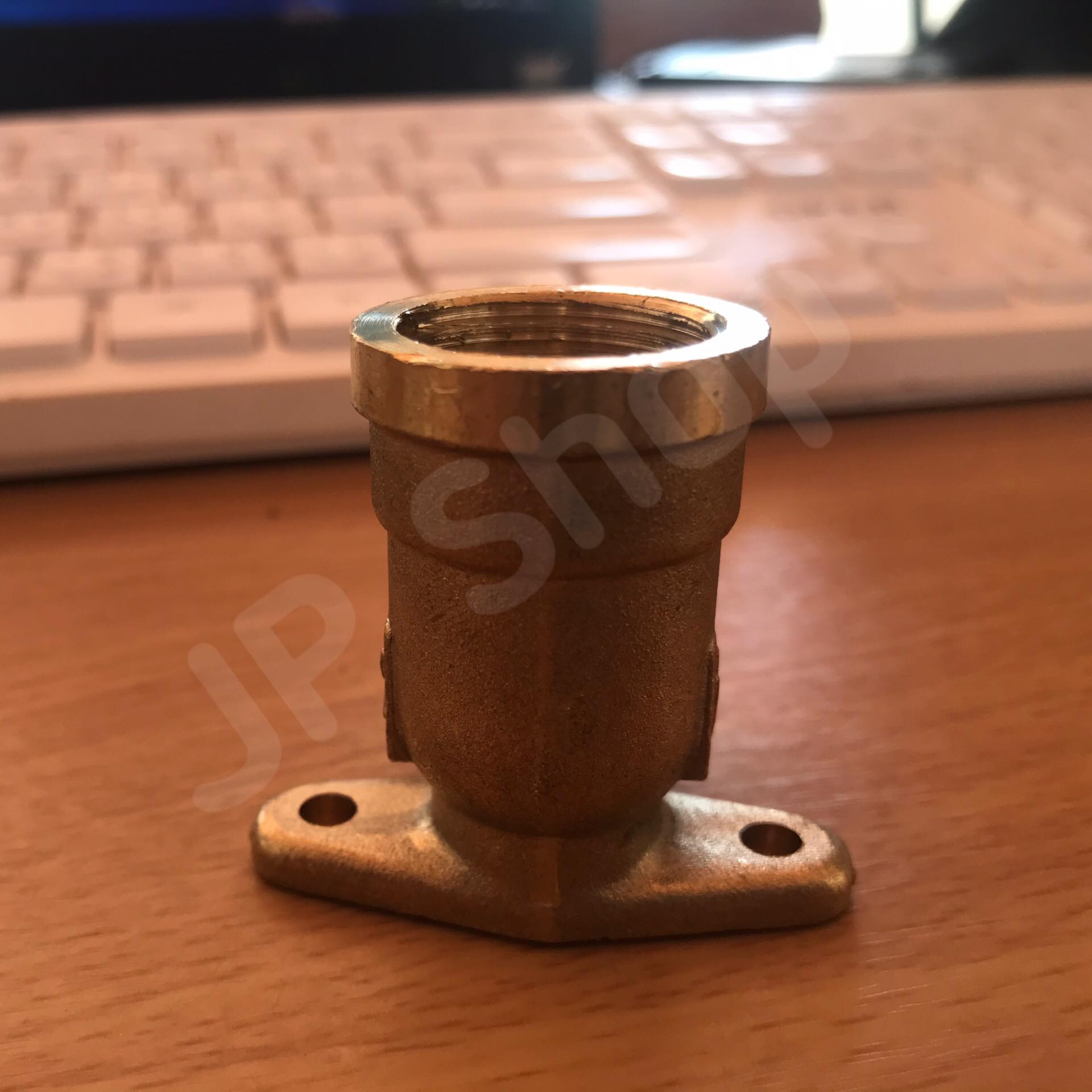 ข้องอทองเหลืองเกลียวนใน ขนาด 4 หุน มีฐานยึด #0754