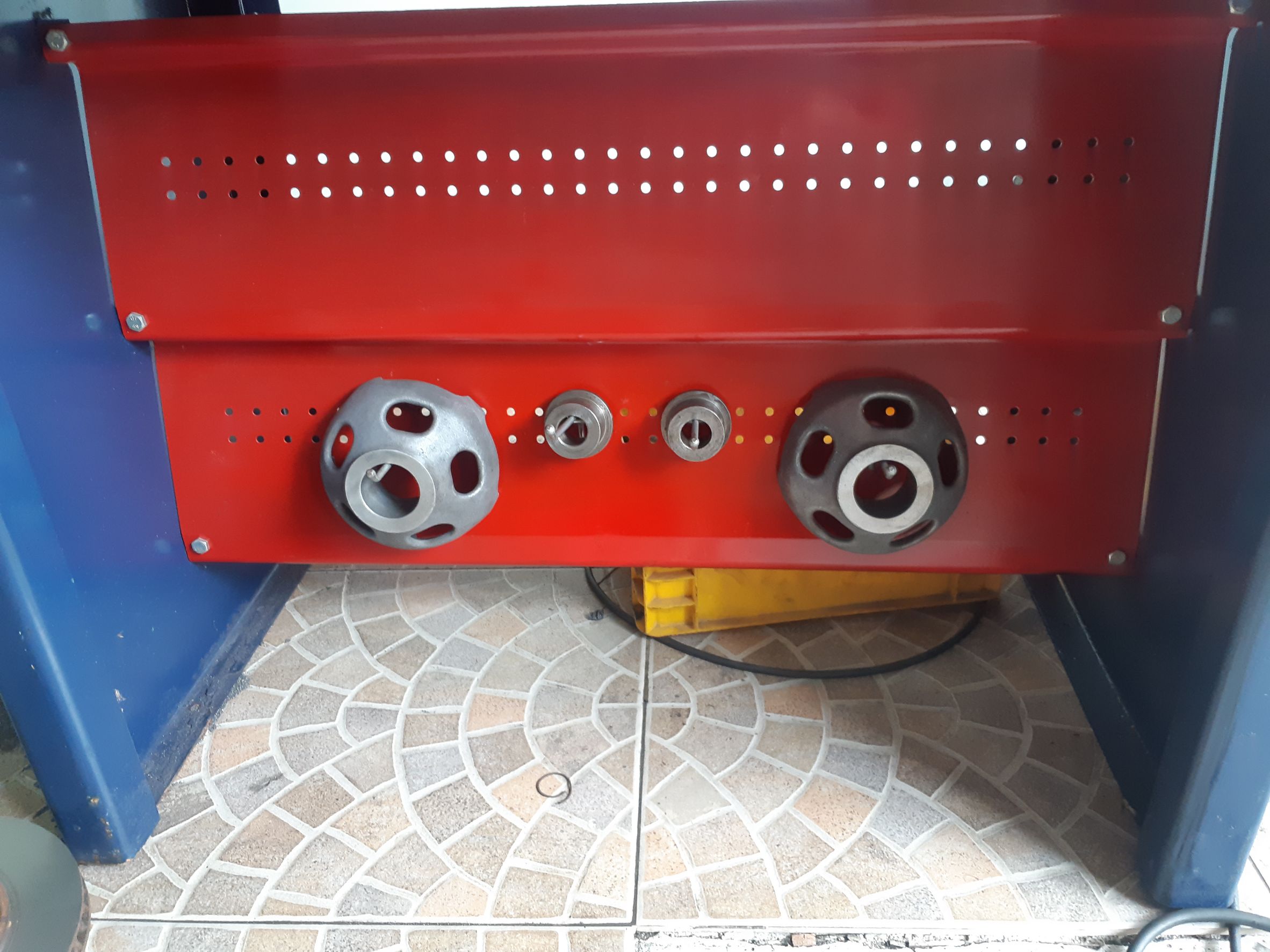 เครื่องเจียรจานเบรค Ammco