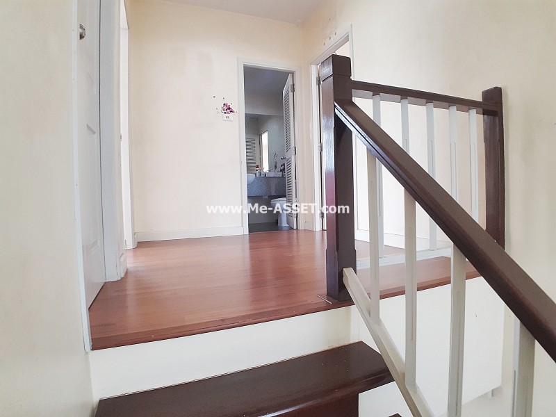 ขายบ้านแฝด ม.นลินวิลล์พลัส ถ.เคหะร่มเกล้า แขวงสะพานสูง เขตสะพานสูง กรุงเทพ / พื้นที่ 2 ชั้น 39 ตารางวา