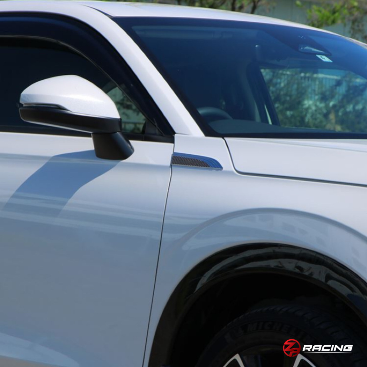 คิ้วตกแต่งแก้มหน้า Honda HR-V e:HEV (RV)