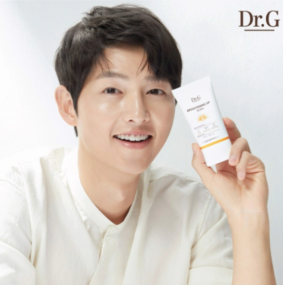 Dr.G Brightening Up Sun+ SPF50+ PA+++ 50ml. ครีมกันแดดสีเบส จะช่วยปรับสีผิวให้สว่างขึ้น ช่วยควบคุมความมัน ซง จุงกิ