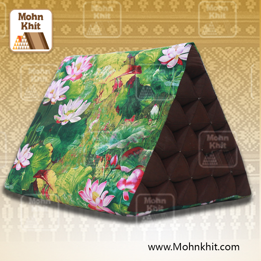 หมอนสามเหลี่ยม 21ช่องลายดอกบัว 60cmx80cmx50 cm // Big Triangle Khit Thai Floor Cushions Traditional handmade 21 holes.