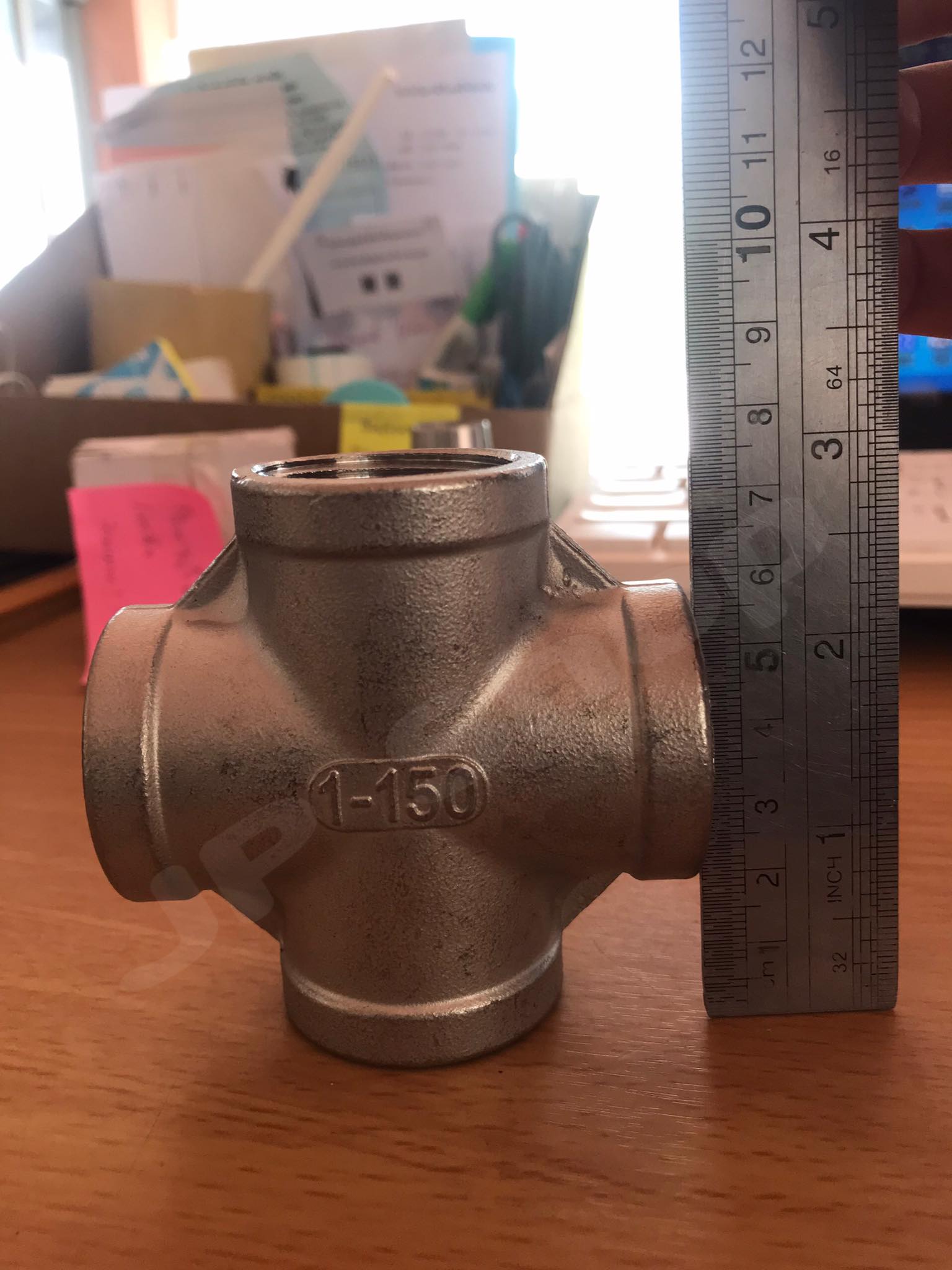 ข้อต่อสี่ทางเกลียวใน ขนาด1นิ้ว สแตนเลส304 #1233