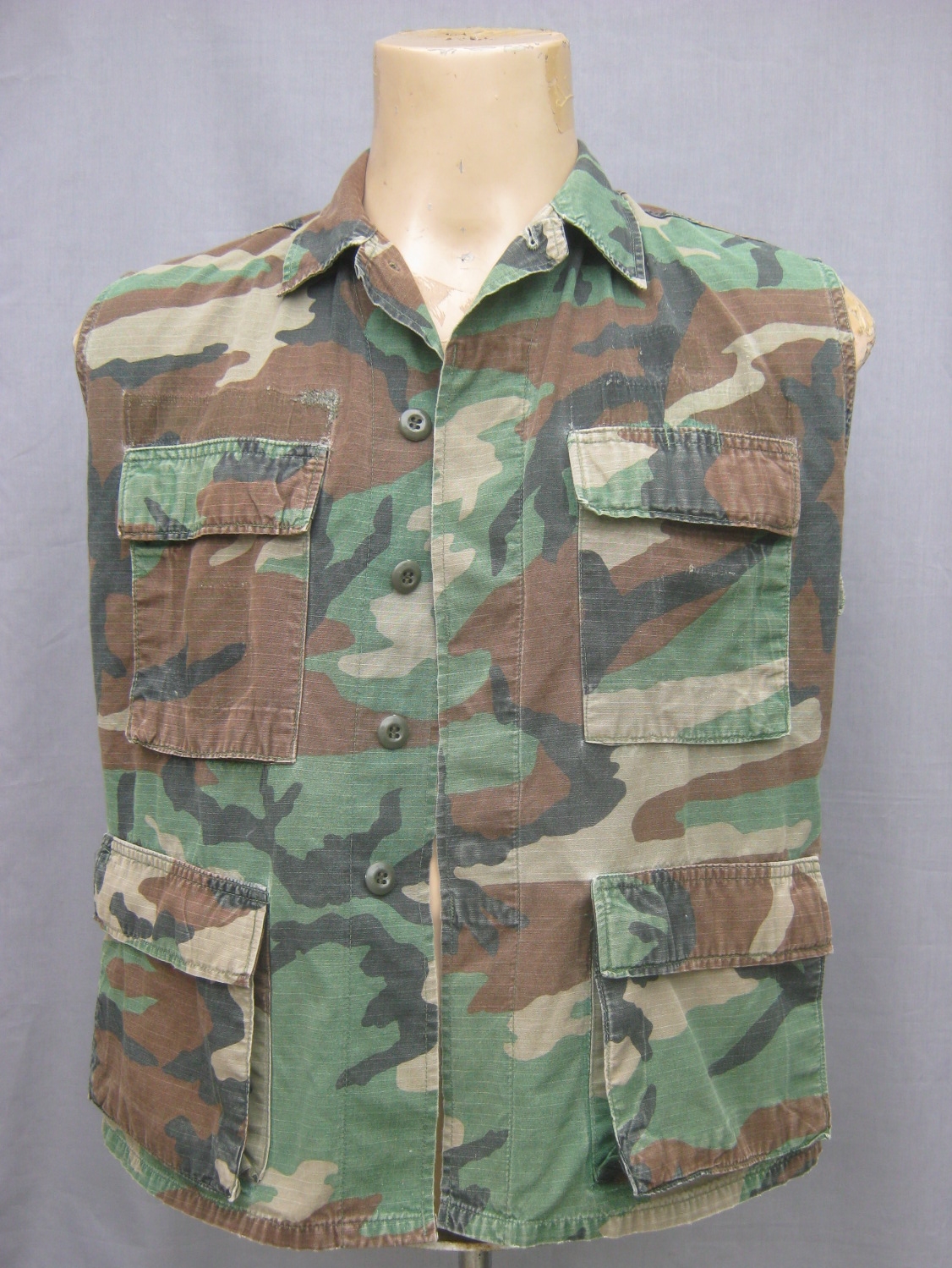 ขายแล้ว เสื้อทหารสหรัฐตัดแขน