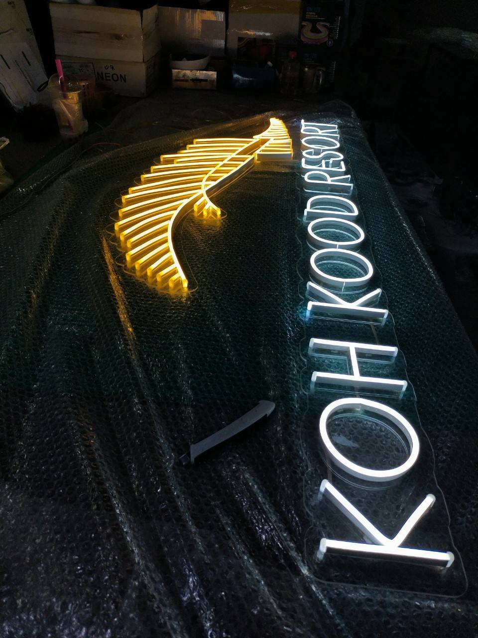 ป้ายไฟนีออน