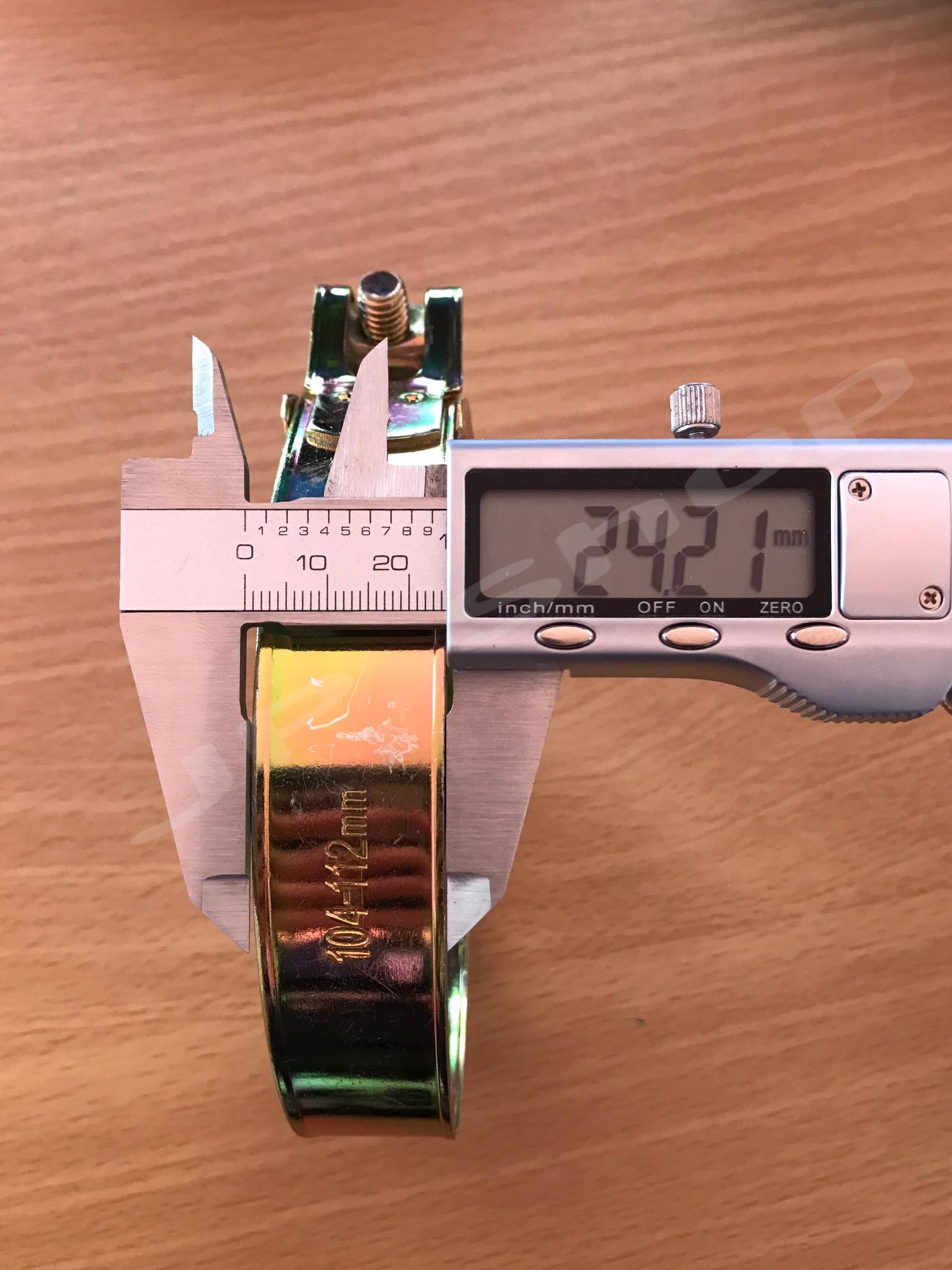 เข็มขัดรัดท่อชุบซิงค์ ปลอกรัดชุบซิงค์ขนาด 104-112 มม. #104112 สายรัดท่อ กิ๊บรัดท่อ ปลอกรัดท่อ อย่างดี ราคา/ชิ้น