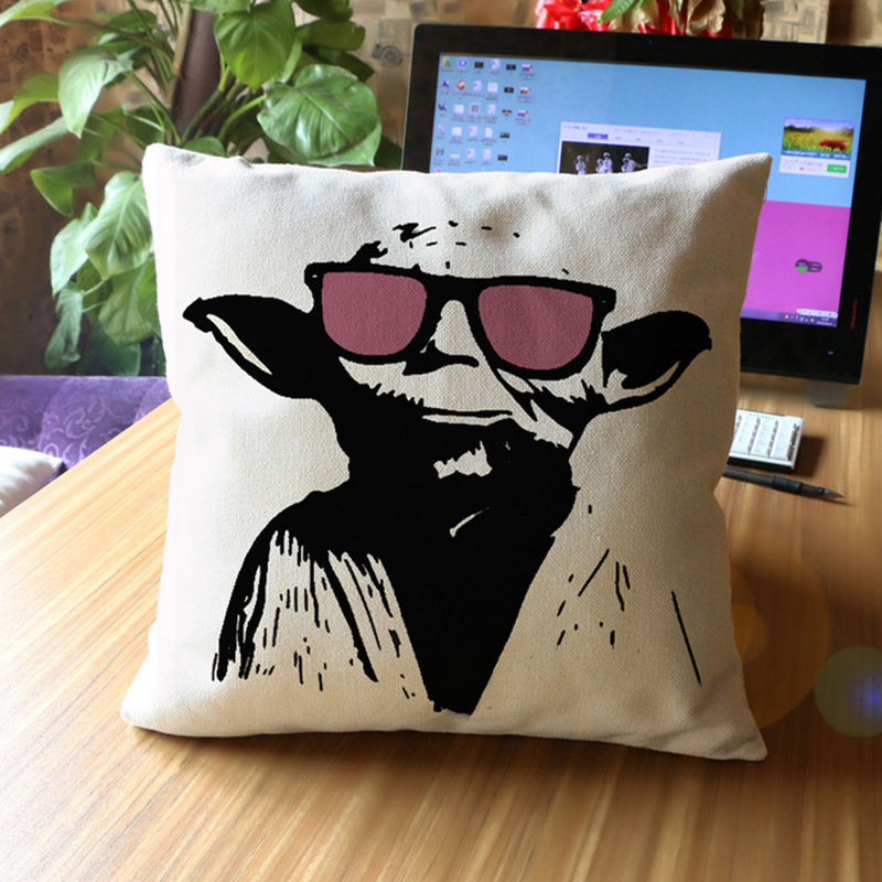 หมอน 18นิ้ว Yoda Cool - Star Wars Pillow