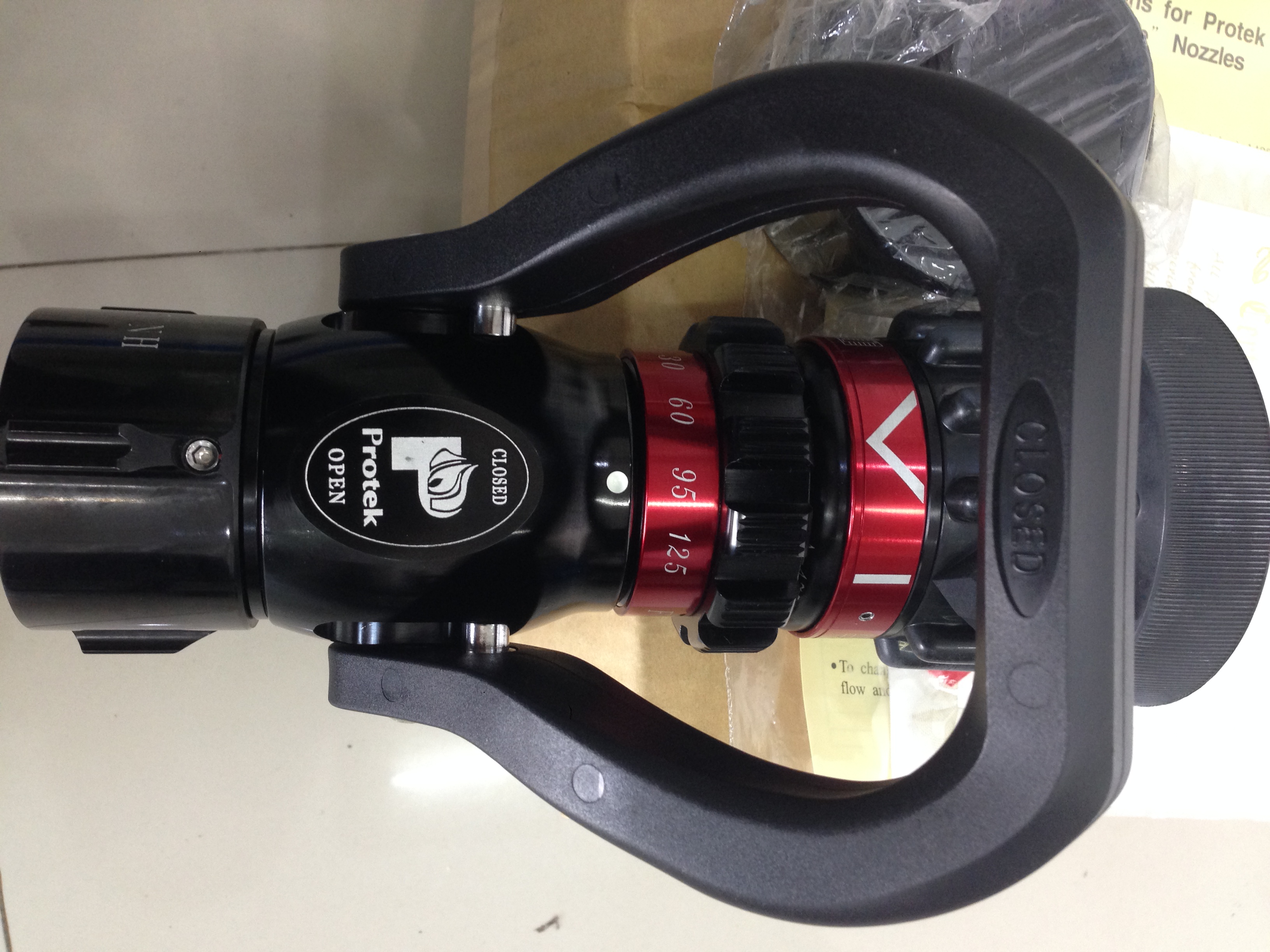 หัวฉีดน้ำดับเพลิง แบบไร้แรงสะท้อน ด้ามปืน PROTEK 366