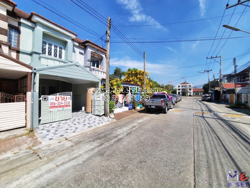 ขายทาวน์เฮ้าส์ รีโนเวทใหม่ ย่าน คูคต ลำลูกกา คลอง2 ปทุมธานี : บุศรินทร์ 2 : 2 ชั้น 21.2 ตารางวา