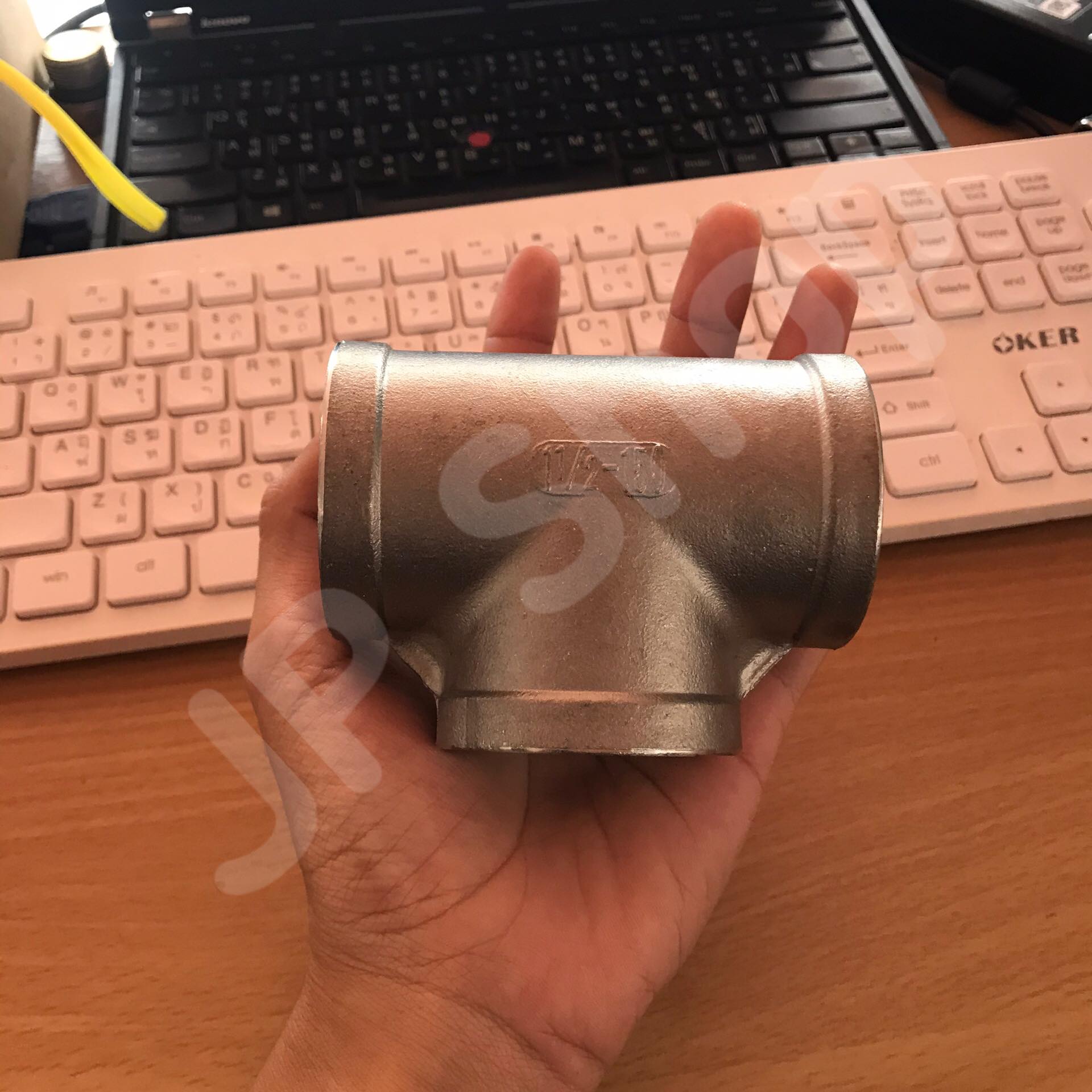 ข้อต่อสามทางสแตนเลส 304 ขนาด 1 1/2( Stainless Steel Tee 304, 1.5" Female Thread (Tee F/F/F) #2853