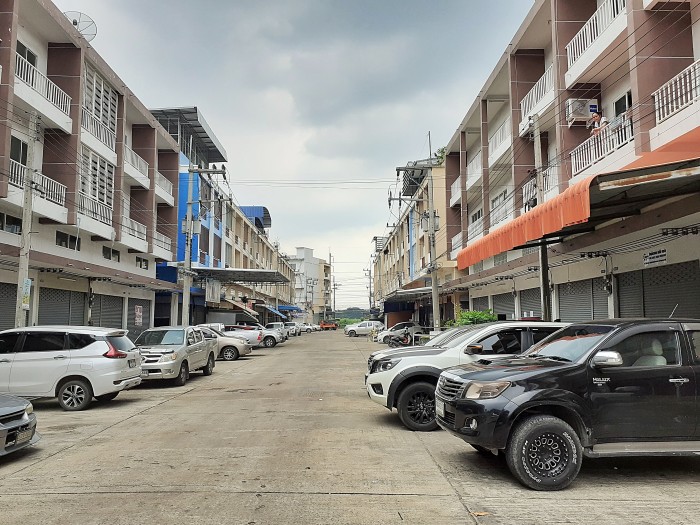 ขายอาคารพาณิชย์ ม.เอสดี / ถ.เศรษฐกิจ ต.นาดี อ.เมือง สมุทรสาคร / พื้นที่ 3.5 ชั้น 18 ตารางวา