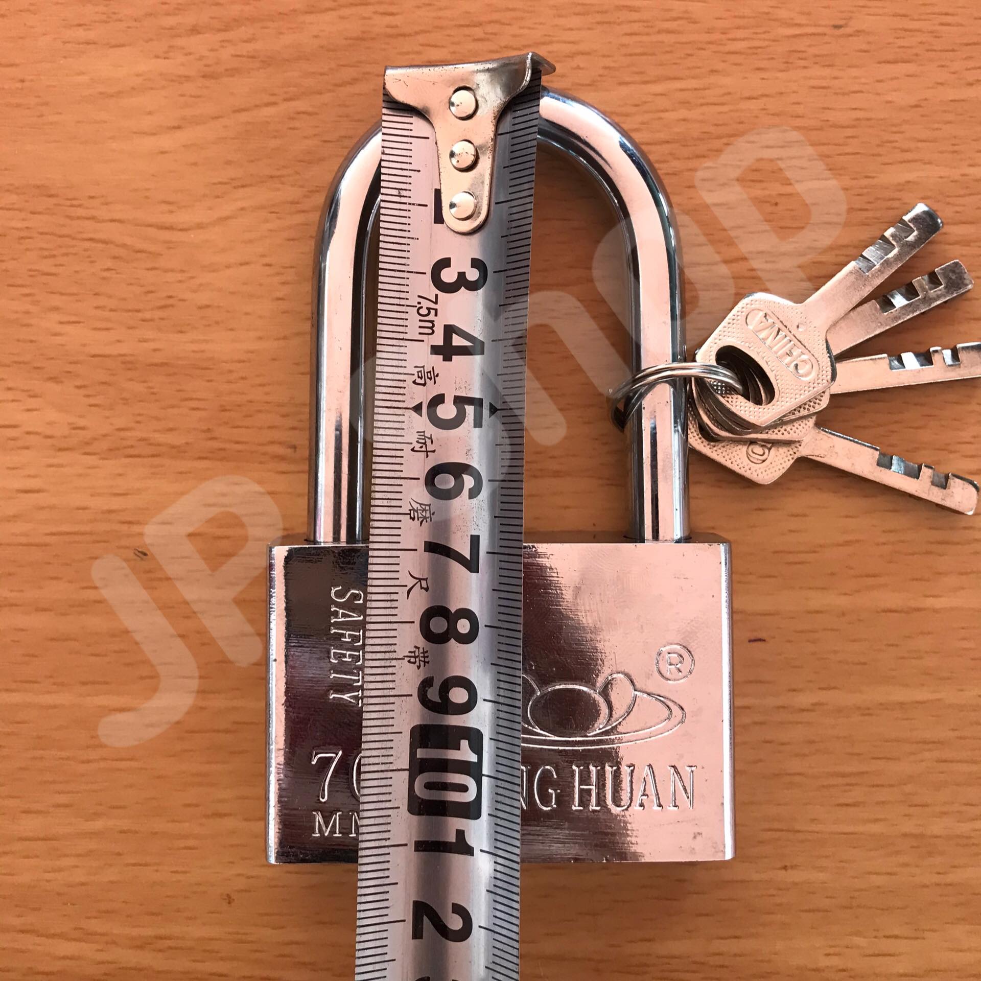 กุญแจล็อคบ้าน ล็อคครัว ล็อคอเนประสงค์ 70 มม. ล็อคแน่นหนา คงทน ราคาถูก สนใจสั่งซื้อได้เลย ห่วงยาว #901